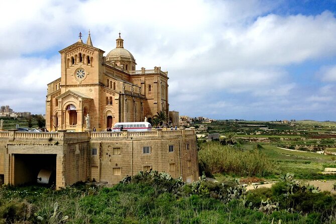 Small Group Tour of Gozo with Victoria and Ggantija Temples - Ggantija Temples, Gozo’s ancient centerpiece