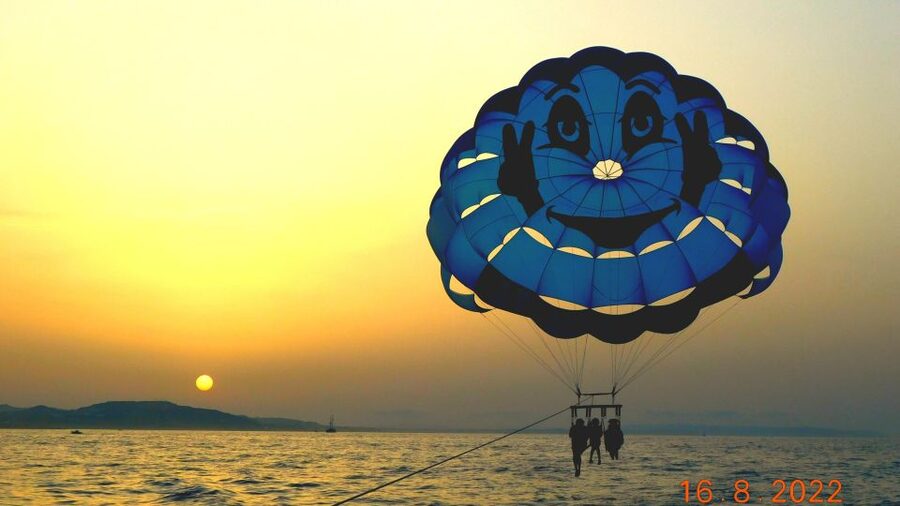 St. Julian's: Parasailing in Malta with Photos and Videos - Small details that improve the day