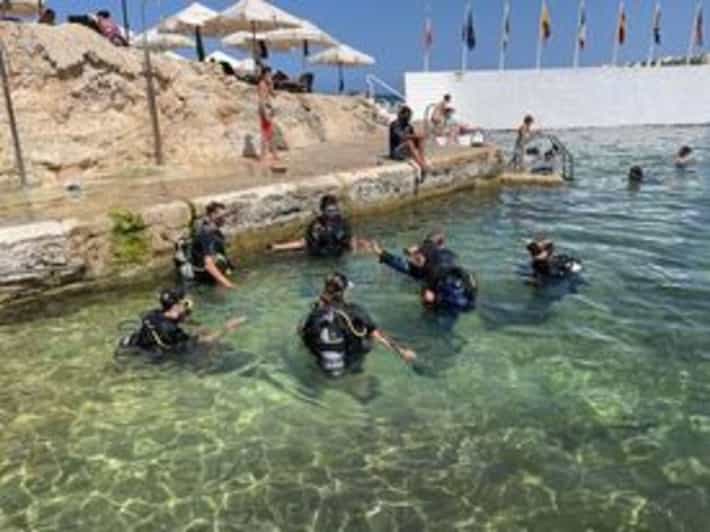 St Julians: Discover Scuba Diving Experience - Shallow water practice and getting comfortable
