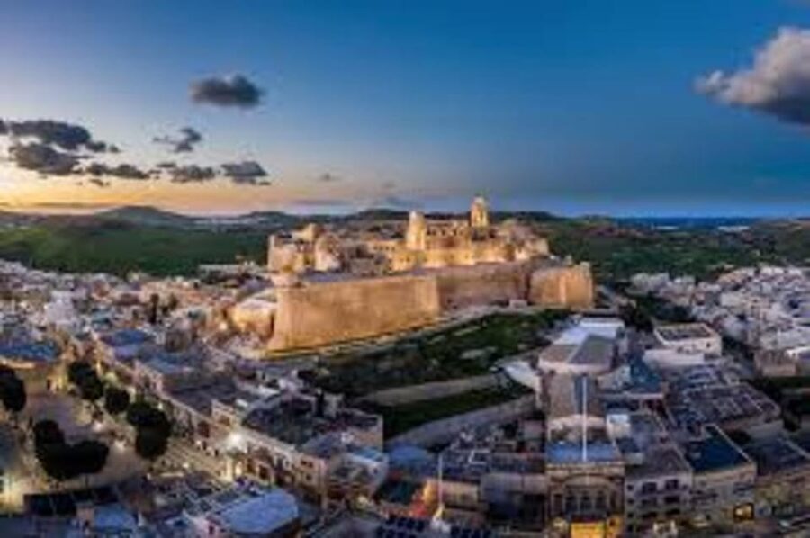 St Julians: Powerboat Gozo, Comino and Blue Lagoon - Key Points at a Glance