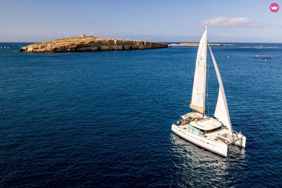 St. Paul's Bay: Half-Day Luxury Catamaran Tour with Drinks - Drinks, snacks, and what you actually get