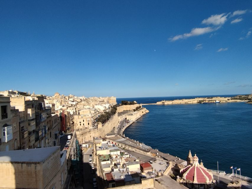 Valletta: Guided City Walking Tour - The audio system and group experience