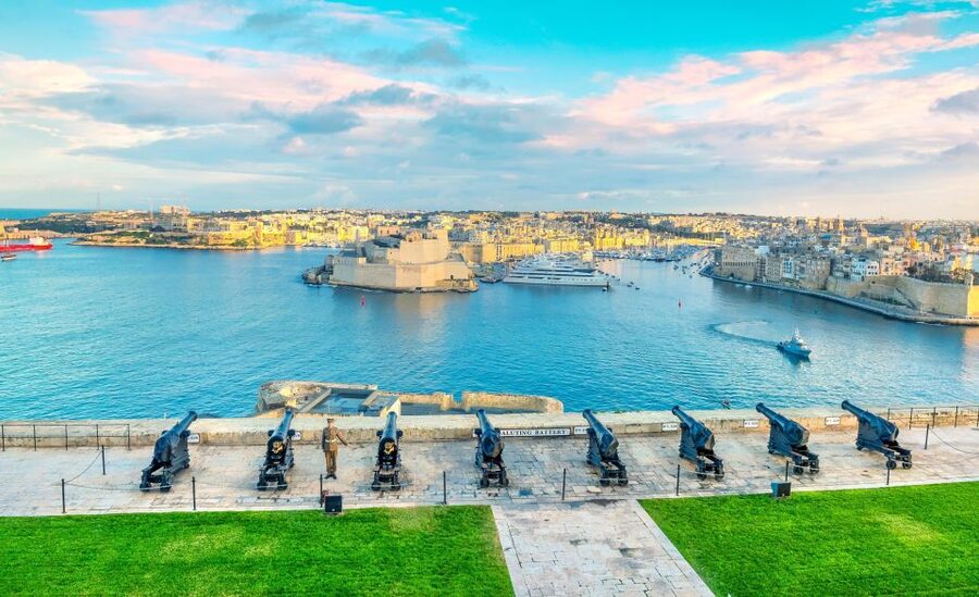 Valletta: Guided Walking Tour with Optional Cathedral Tour - Pickup, timing, and group management