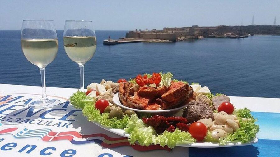 Valletta: Half-Day City Discovery Walking Tour - Auberge de Castille and the Knights’ City