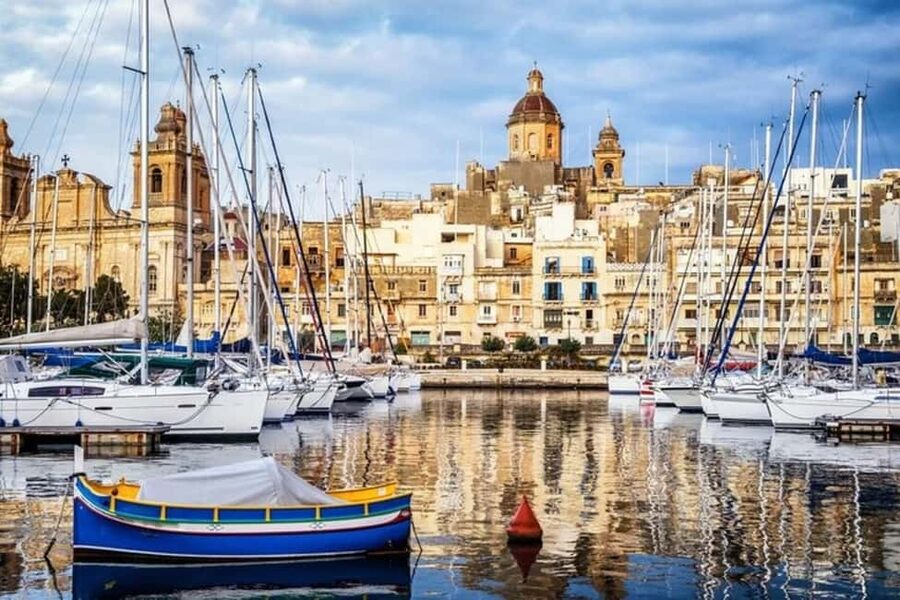 Valletta : Highlights & Hidden Gems Walking Tour - Starting near Castille Street and the City Gate