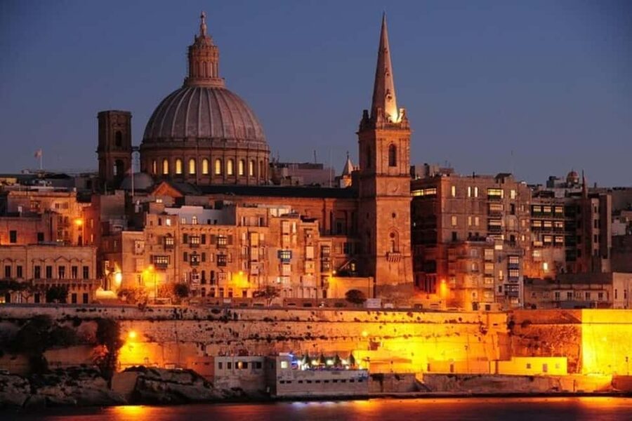 Valletta : Highlights & Hidden Gems Walking Tour - Auberge de Castille and the center of power