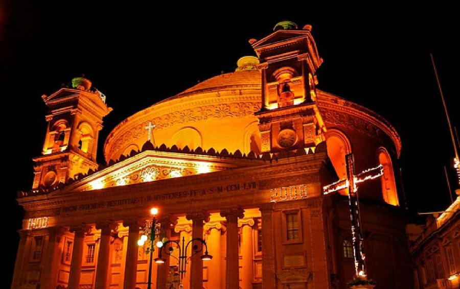 Valletta, Mdina, and Mosta Night Tour with 5D Show - The Malta 5D show: history in a compact format