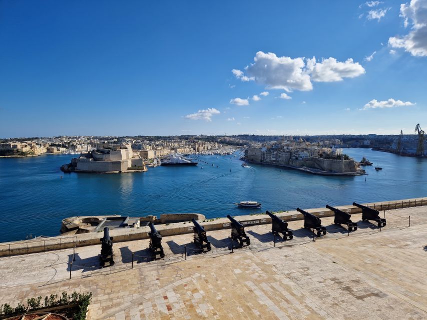 Valletta: Private Maltese Cuisine Walking Tour - Manoel Theatre and the Maltese ravioli stop