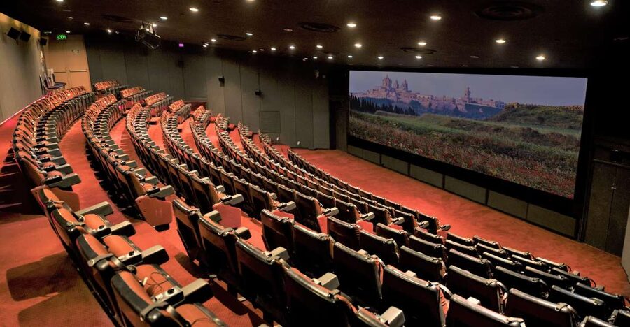 Valletta: The Malta Experience & Tour of Sacra Infermeria - Why the panoramic screen works